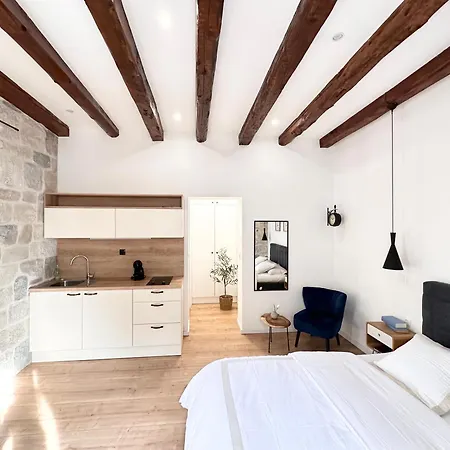 Agora Apartment- Heart Of דירה *